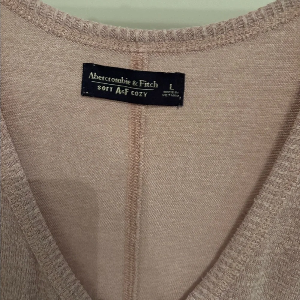 abercrombie and fitch long sleeve - Picture 2 of 3